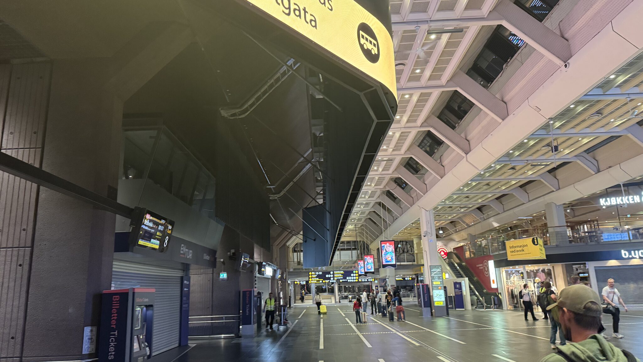 자정의 Oslo S station